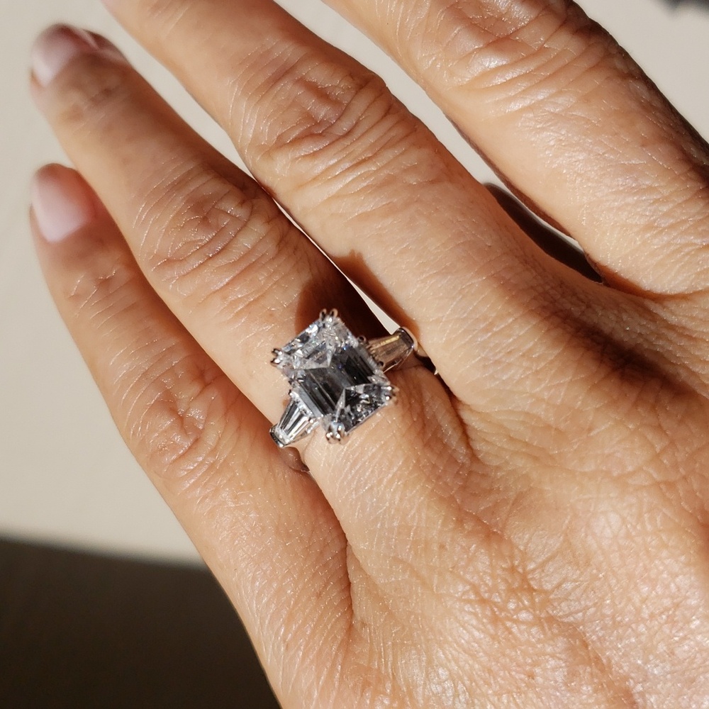 Lab-grown Diamond Ring - Picture 3 of 9